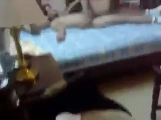 दिल्ली वाली लौंडी तीन दोस्तों से एक साथ चूत और गांड चुदाई हिंदी ऑडियो MMS — screenshot 7