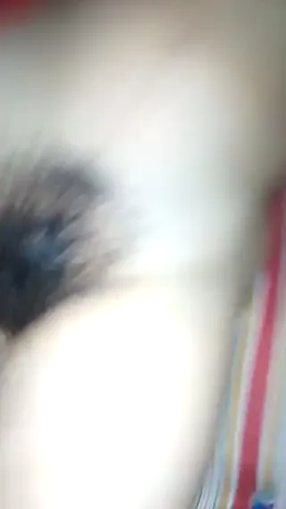पति ने बीवी की जींस उतारकर काले बालों वाली गीली चूत को चाटा देसी सेक्स वीडियो — screenshot 3