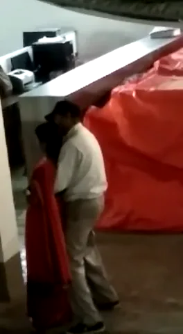 कॉलेज कंप्यूटर लैब में टीचर आपस में चुदाई करते हुए देसी सेक्स MMS ब्लू फिल्म — screenshot 5