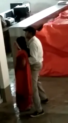 कॉलेज कंप्यूटर लैब में टीचर आपस में चुदाई करते हुए देसी सेक्स MMS ब्लू फिल्म — screenshot 7