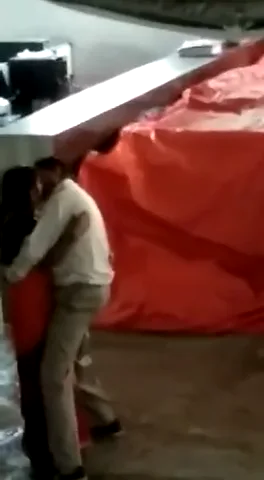 कॉलेज कंप्यूटर लैब में टीचर आपस में चुदाई करते हुए देसी सेक्स MMS ब्लू फिल्म — screenshot 9