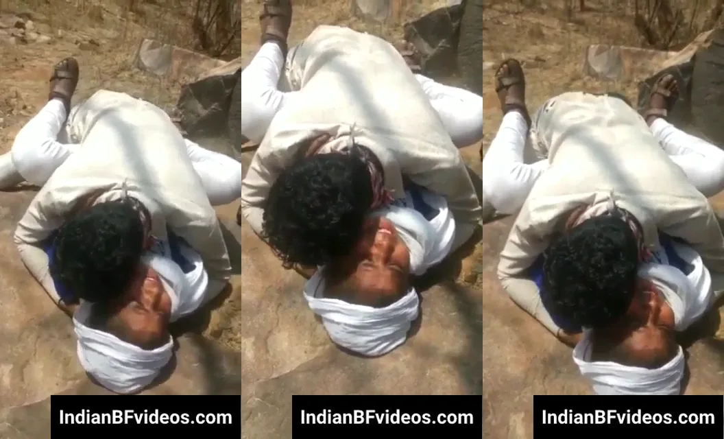 तुझे मजा आ रहा है मुझे दर्द हो रहा कहते हुए जवान लंड से चुदी विलेज ऑन्टी