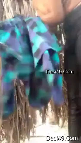 खुले बाथरूम में नहाने के बाद कपड़े बदलती शहरी लड़की देसी MMS — screenshot 4