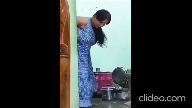 चार इंडियन आंटियों की बड़ी चुची और गीली चूत दिखाती सेक्सी कंपाइलेशन ब्लू फिल्म हिंदी बीएफ वीडियो — screenshot 5