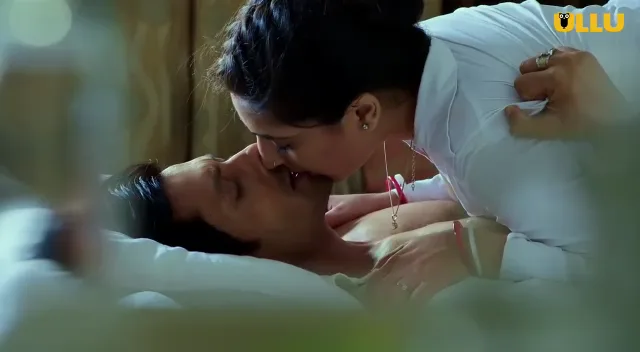 इंडियन हसबैंड वाइफ का हॉट इरॉटिक देसी सेक्स सीन ब्लू फिल्म वीडियो — screenshot 5