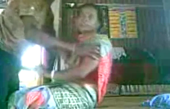 देसी भाभी अपने प्रेमी से चुदी वीडियो — screenshot 4
