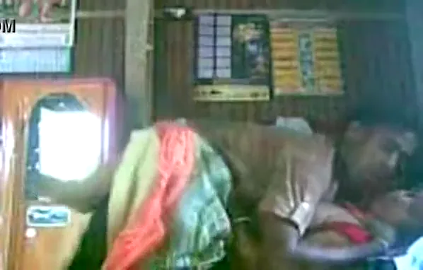 देसी भाभी अपने प्रेमी से चुदी वीडियो — screenshot 7