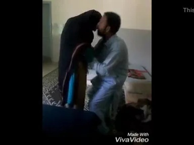 पाकिस्तानी पठान ने पड़ोसी की बेगम की चूत जोरदार चोदकर चुदाई की MMS वीडियो — screenshot 1