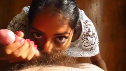 सेक्सी इंडियन लड़की ने अमेरिकन लंड चूसा देसी ब्लू फिल्म वीडियो — screenshot 2