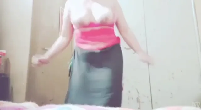 लाइव कैम पर तेलुगु लेडी ने मुजरा करके चूत दिखाई देसी एमएमएस — screenshot 3