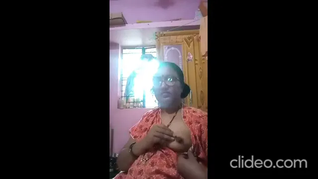 चार इंडियन आंटियों ने अपने बड़े चुचे दिखाए कंपाइलेशन देसी बीएफ वीडियो — screenshot 3