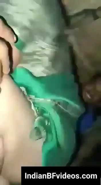 तेलगु रंडी आंटी गैंगबैंग सेक्स में मजे लेती देसी रंडी वीडियो — screenshot 1