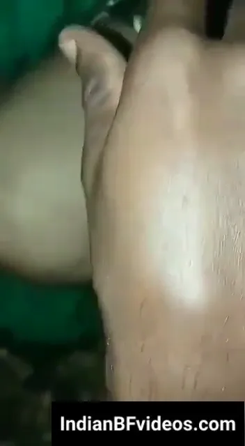 तेलगु रंडी आंटी गैंगबैंग सेक्स में मजे लेती देसी रंडी वीडियो — screenshot 3