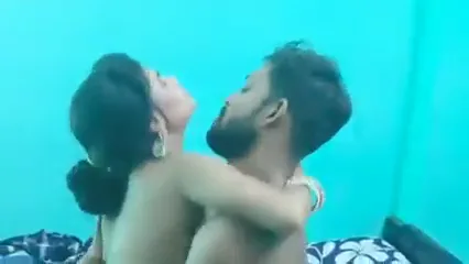 ननंद के मंगेतर की गोदी में बैठकर भाभी की चुदाई हिंदी बीएफ — screenshot 2