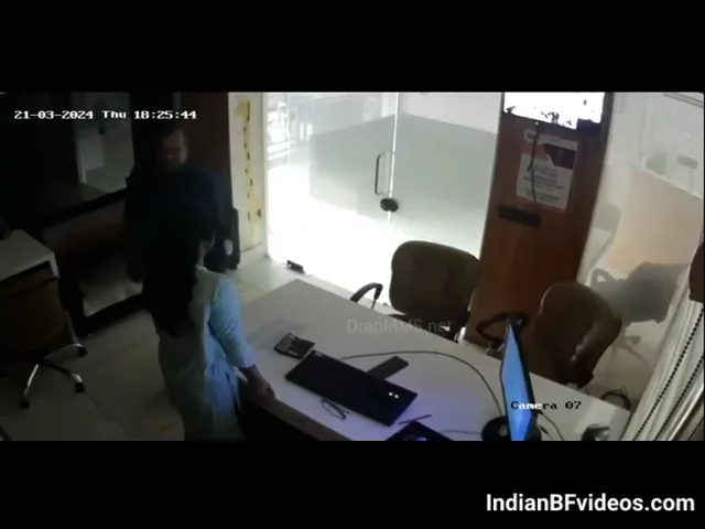 मैनेजर ने ऑफिस में सेक्रेटरी की चूत चोदी देसी बीएफ वीडियो — screenshot 6