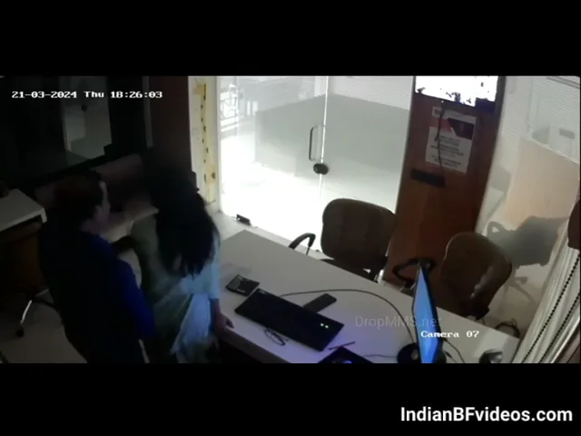 मैनेजर ने ऑफिस में सेक्रेटरी की चूत चोदी देसी बीएफ वीडियो — screenshot 7
