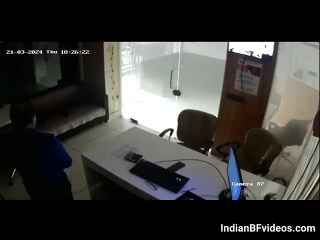 मैनेजर ने ऑफिस में सेक्रेटरी की चूत चोदी देसी बीएफ वीडियो — screenshot 8