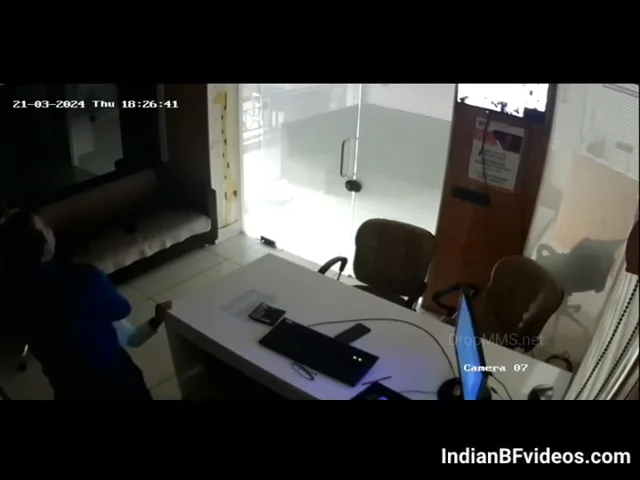 मैनेजर ने ऑफिस में सेक्रेटरी की चूत चोदी देसी बीएफ वीडियो — screenshot 9