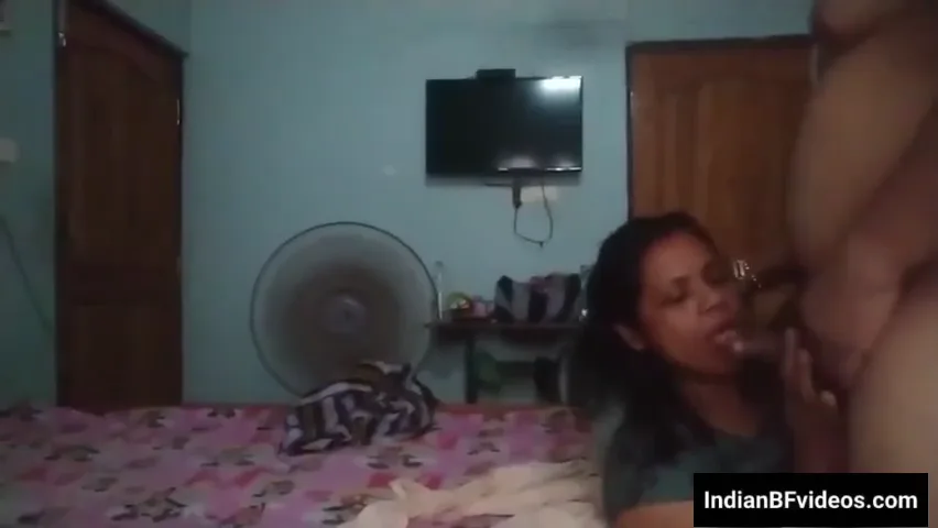 देसी बीबीडब्ल्यू आंटी की मोटी चूत चाटकर जवान लड़के ने चोदा वीडियो