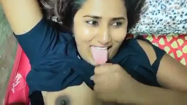 तेलुगु पोर्नस्टार स्वाति नायडू का लंड चूसने वाला ब्लोव्जोब वीडियो — screenshot 7