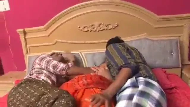 ननंद और देवर ने भाभी को देसी चुदाई के लिए तड़पाया भाभी बीएफ वीडियो — screenshot 7