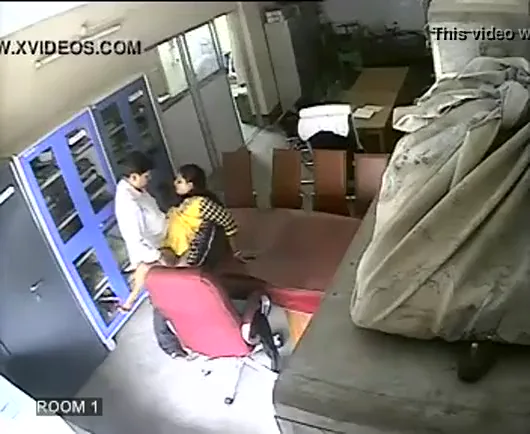 कॉलेज लाइब्रेरियन को प्रोफेसर ने लाइब्रेरी में चोदा देसी चुदाई वीडियो — screenshot 5