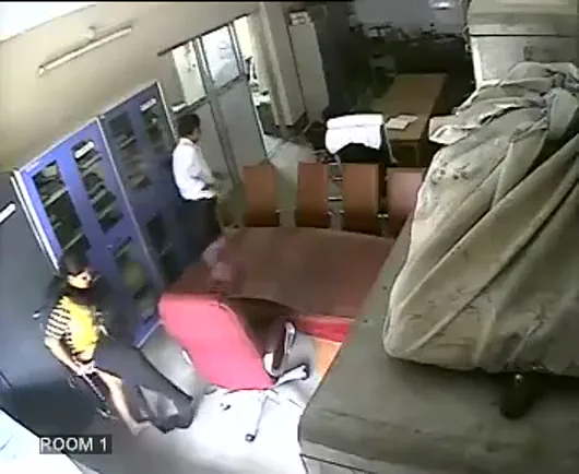 कॉलेज लाइब्रेरियन को प्रोफेसर ने लाइब्रेरी में चोदा देसी चुदाई वीडियो — screenshot 10