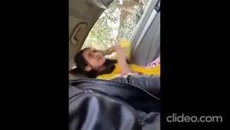 पाकिस्तानी माशूका को कार में ब्लोजॉब देती हुई उर्दू ऑडियो बीएफ वीडियो — screenshot 7