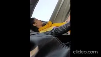 पाकिस्तानी माशूका को कार में ब्लोजॉब देती हुई उर्दू ऑडियो बीएफ वीडियो — screenshot 9