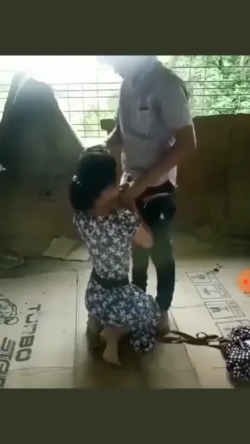 कच्चे मकान में कॉलेज लवर्स की देसी सेक्स चुदाई चुपके से फिल्माया गया हिंदी बीएफ वीडियो — screenshot 3