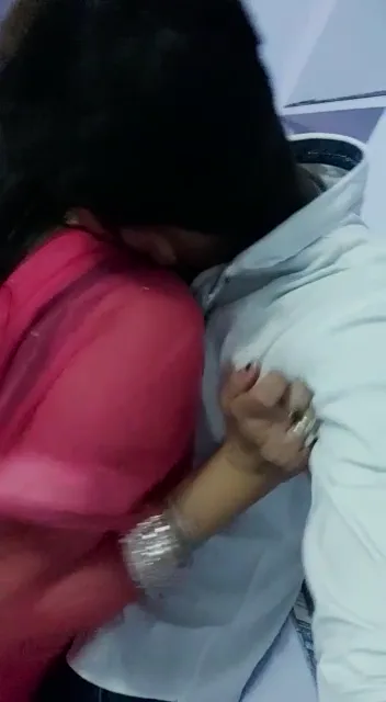 देसी लवर्स का गर्म किसिंग एमएमएस वायरल हुआ चुदाई वीडियो — screenshot 3