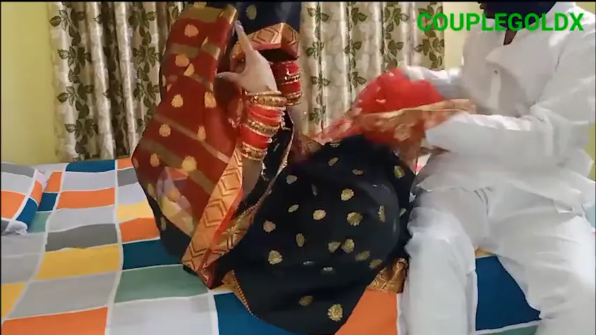 सुहागरात में दुल्हन चीखते हुए बोली इतने जोर से कोई चोदता है क्या देसी चुदाई हिंदी बीएफ एमएमएस