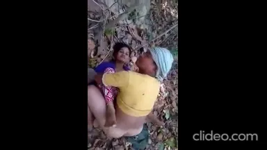 खुले में चोदा चोदी करते पांच देसी जोड़ों की सेक्स वीडियो — screenshot 3