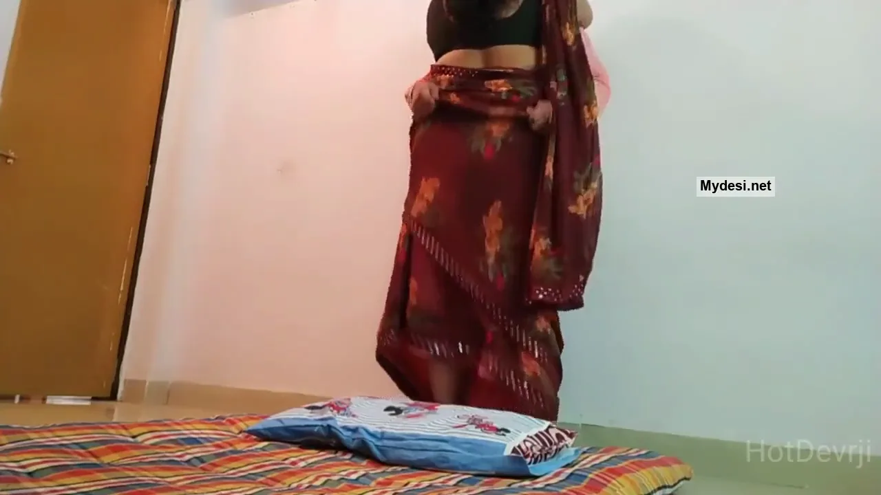 बड़ी देसी गांड वाली आंटी को नोकर ने जोर से चोदा गांड चुदाई वीडियो