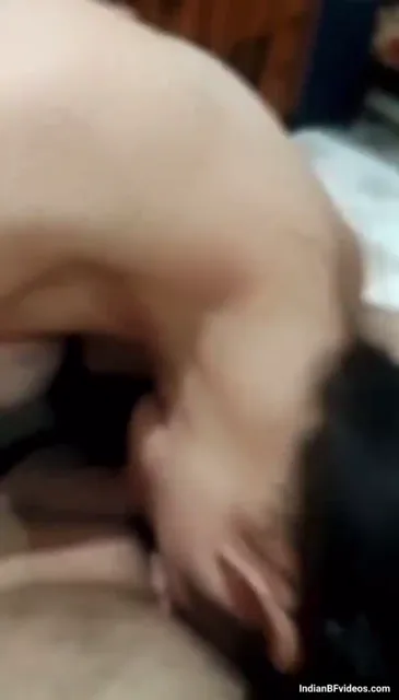 नये साल में पत्नी को दोस्त के साथ शेयर करते पति का देसी एमएमएस — screenshot 5
