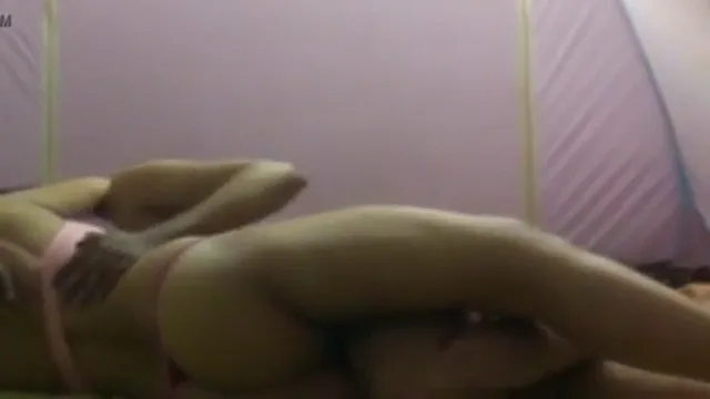 पति के लौड़े को चूसकर औरत ऊपर बैठकर देसी चुदाई करती वीडियो — screenshot 7
