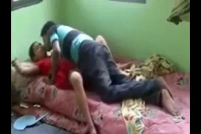 पड़ोसन की बुर में लंड डालकर साडी उठा के चुदाई का MMS वीडियो — screenshot 6