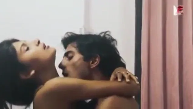 पर्सनल सेक्रेटरी ने ऑफिस बॉय से रोमांस कर चूत चुदाई मस्ती की देसी सेक्स वीडियो — screenshot 10