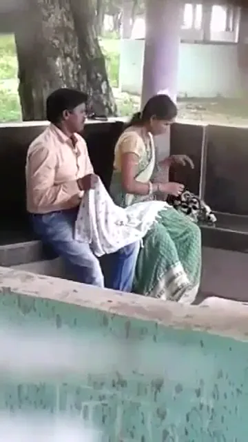 दिन दहाड़े पार्क में औरत ने दिया लंड को ब्लोजॉब देसी एमएमएस — screenshot 2