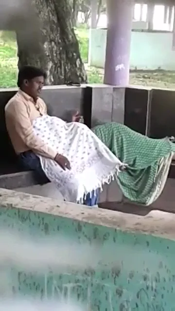 दिन दहाड़े पार्क में औरत ने दिया लंड को ब्लोजॉब देसी एमएमएस — screenshot 4