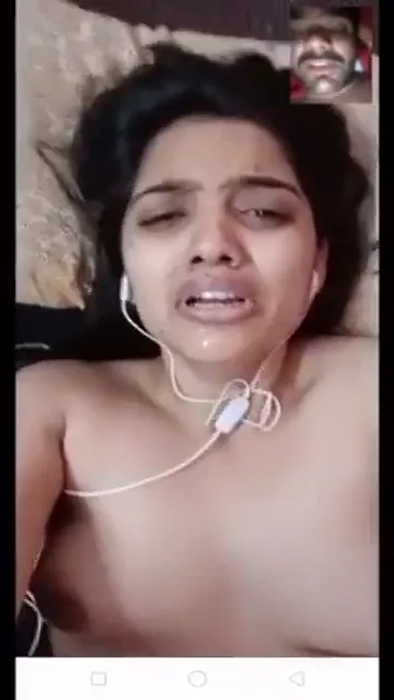 वीडियो कॉल पर देसी लड़की का चूत हस्तमैथुन करके चुदाई की तैयारी वीडियो — screenshot 1
