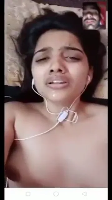 वीडियो कॉल पर देसी लड़की का चूत हस्तमैथुन करके चुदाई की तैयारी वीडियो — screenshot 2
