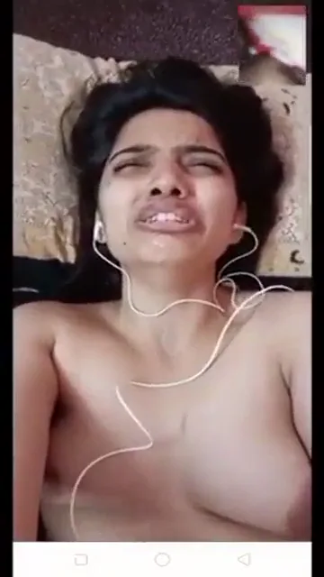 वीडियो कॉल पर देसी लड़की का चूत हस्तमैथुन करके चुदाई की तैयारी वीडियो — screenshot 7