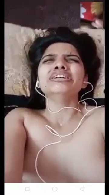 वीडियो कॉल पर देसी लड़की का चूत हस्तमैथुन करके चुदाई की तैयारी वीडियो — screenshot 8