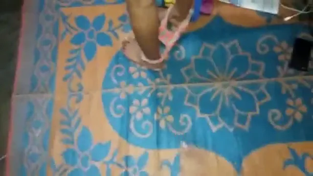 गर्लफ्रेंड को घर लाकर चड्डी उतार मोटी चूत फिल्माते हुए देसी सेक्स हिंदी बीएफ — screenshot 3