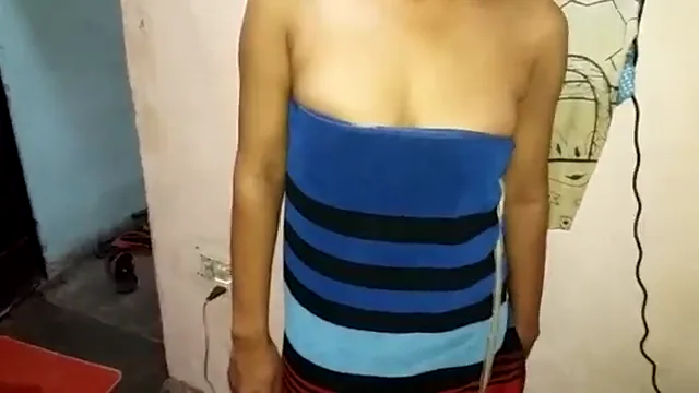 गर्लफ्रेंड को घर लाकर चड्डी उतार मोटी चूत फिल्माते हुए देसी सेक्स हिंदी बीएफ — screenshot 7