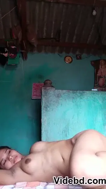 गोरी देसी छोरी ने अपनी चूत खोलकर दिखाई और उंगली डाली देसी बीएफ वीडियो — screenshot 5