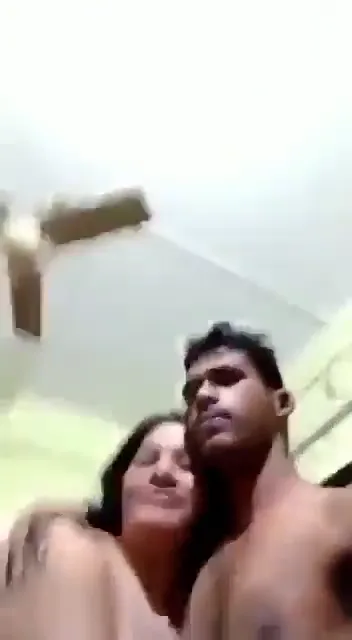 देवर ने भाभी के कपड़े उतारकर चूचे दबाए देसी भाभी चुदाई वीडियो — screenshot 5