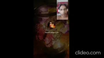 वीडियो कॉल पर बूब दिखाकर बॉयफ्रेंड को मूठ मारने वाली देसी लड़की सेक्स वीडियो — screenshot 9