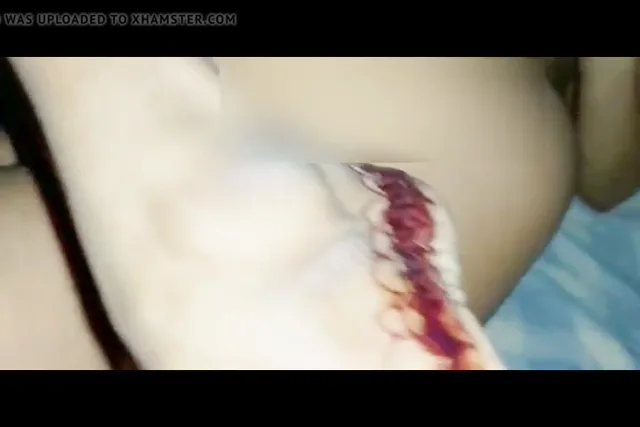 भाभी की चूत सहलाते हुए फिंगर फक करके देसी सेक्स किया ब्लू फिल्म — screenshot 3